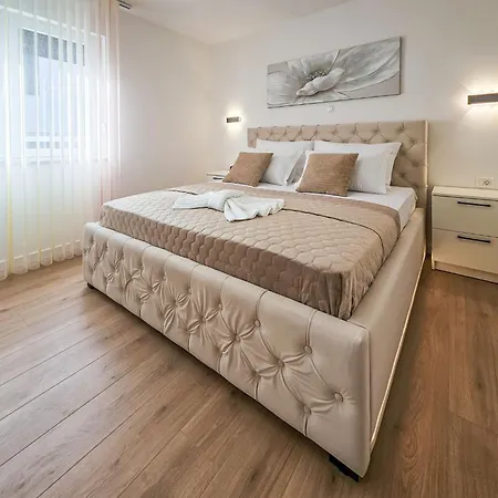 Semesterbostad Budimir By Interhome *